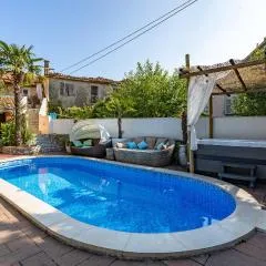 Amazing Home In Polje