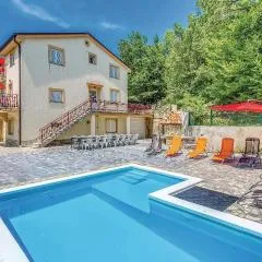 Lovely Apartment In Grizane