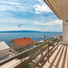 3 Bedroom Lovely Apartment In Senj