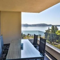 Gorgeous Apartment In Seget Donji