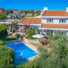 Gorgeous Home In Liznjan With Wifi