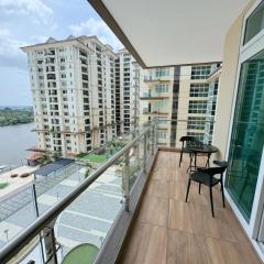 Kuching Cozy Comfort 04 - Riverine Diamond Kuching Studio with Balcony