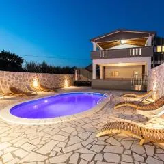 5 Bedroom Gorgeous Home In Podlug