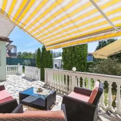 Lovely Apartment In Valtura With Wifi