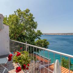 2 Bedroom Cozy Home In Jadranovo