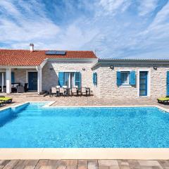 Stunning Home In Privlaka With Wifi