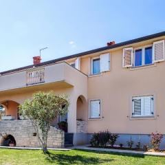 Awesome Apartment In Pula With Wifi