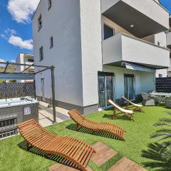 Awesome Apartment In Seget Donji