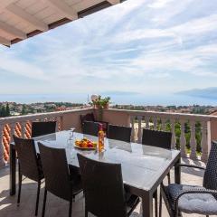 4 Bedroom Awesome Apartment In Kastav