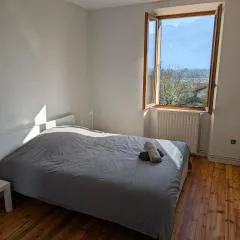 Appart 65m2 avec 2 chambres dans ferme rénovée - Parking gratuit - Grande vue montagnes
