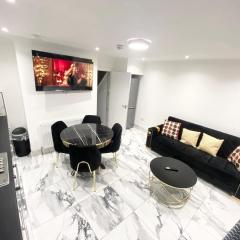 THE ROYAL BOUTIQUE KENSINGTON LODGE bY LONDON , SLEEP 11