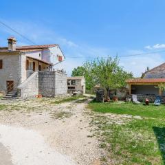 One-Bedroom Holiday Home In Pazin