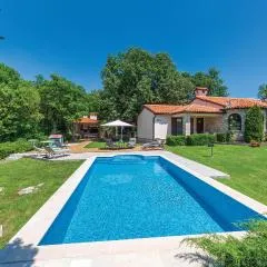 Awesome Home In Belavici With Sauna