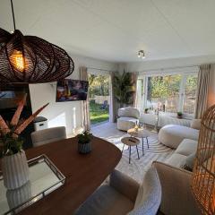 VELUWSHOF HOENDERLOO HOLIDAYS Luxe Holidayhomes with PRIVATE JACUZZI'S - SwimmingPool - Tennis Court - Bowling - Supermarket and Children Entertainment