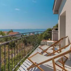 Four-Bedroom Holiday Home In Zdrelac