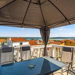 5 Bedroom Lovely Apartment In Raslina