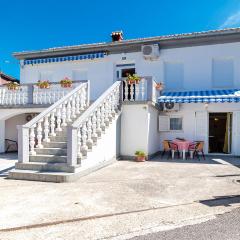 Lovely Apartment In Jadranovo With Wifi