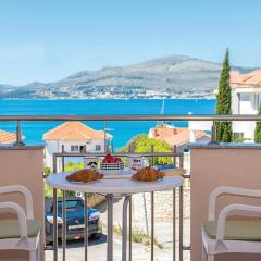 One-Bedroom Apartment In Okrug Gornji