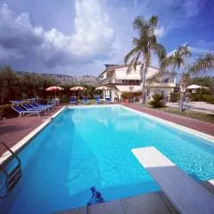 Villa Ludovica Siracusa, Pool 6x12, Jacuzzi, Padel, Pickleball, Volleyball, Wifi