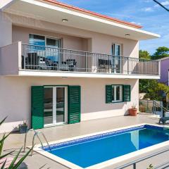 Three-Bedroom Holiday Home In Nova