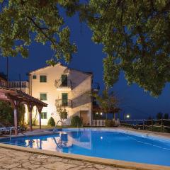 Lovely Home In Podstrana