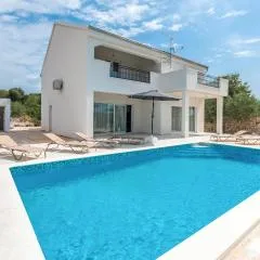 4 Bedroom Awesome Home In Radasinovci
