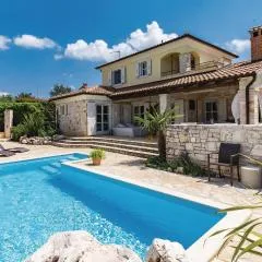 Three-Bedroom Holiday Home In Stifanici