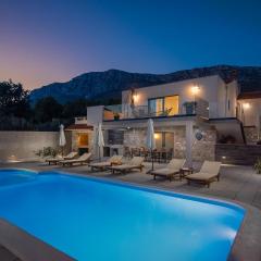 Awesome Home In Kastel Sucurac