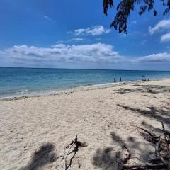 4Beds- Beachfront Bungalow