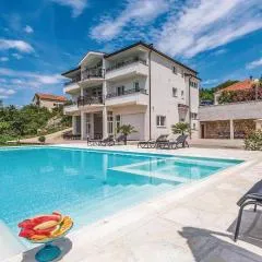 Six-Bedroom Holiday Home In Glavina Donja