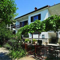 Lovely Apartment In Umag With Wifi