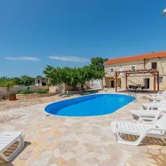 4 Bedroom Gorgeous Home