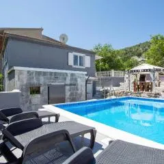 Amazing Home In Srinjine With Jacuzzi