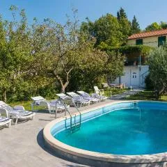 Four-Bedroom Holiday Home Kucice With A Fireplace 09