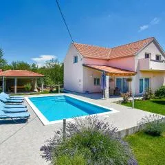 Awesome Home In Dugopolje With Sauna