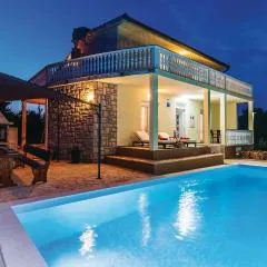 Four-Bedroom Holiday Home In Polaca