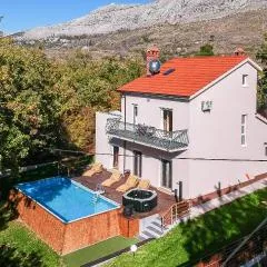 Gorgeous Home In Srinjine With Jacuzzi