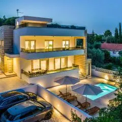 Beautiful Home In Zdrelac