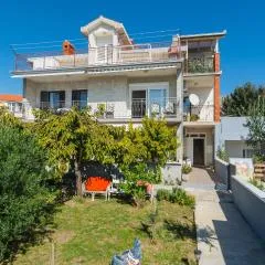 Apartment Obala Kralja Tomislava Vi