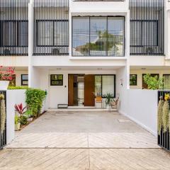 LP 65-57 Spacious holiday home close to the beach