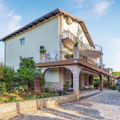 Amazing Apartment In Premantura