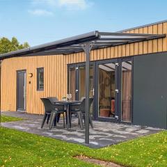 Awesome Home In Heinkenszand With Wifi