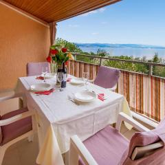 Awesome Apartment In Lovran With Wifi