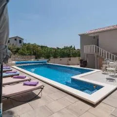 Lovely Home In Maslinica With Wifi