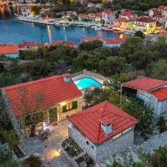 Two-Bedroom Holiday Home In Drvenik Veli