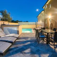 Four-Bedroom Holiday Home In Vodnjan