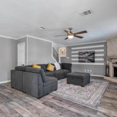 Retreat close to Lewisville Lake with pool, pet ok