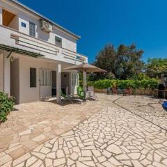 Beachfront Holiday Home with Hot Tub, Terrace, and Sea Views in Vinišće