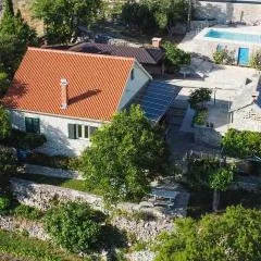 2 Bedroom Beautiful Home In Popovici
