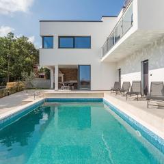 Gorgeous Home In Rovinjsko Selo